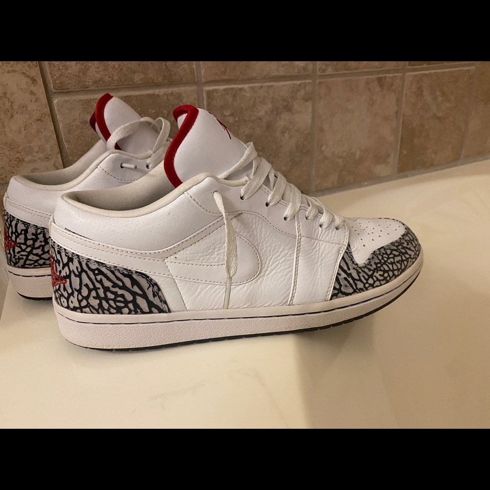 NIKE AIR JORDAN PHAT LOW